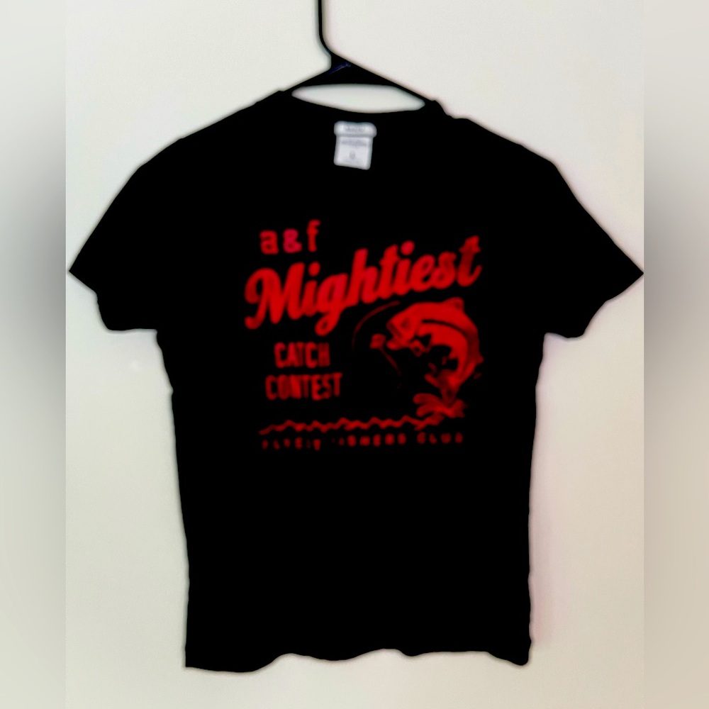 NWT Abercrombie kids graphic T-shirt Fishing black & Red muscle fit size L